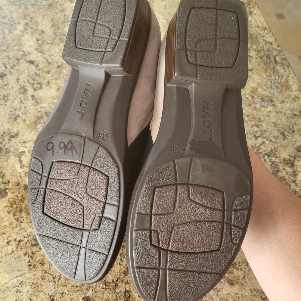 Naot Kamsin Cut Out Booties - Picture 2 of 7